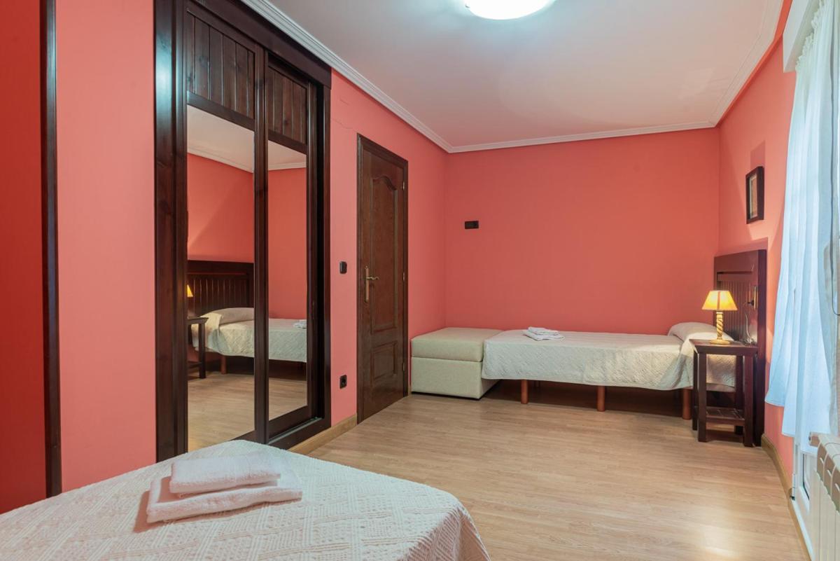 Hotel Y Apartamentos La Lonja Кангас-де-Онис Экстерьер фото