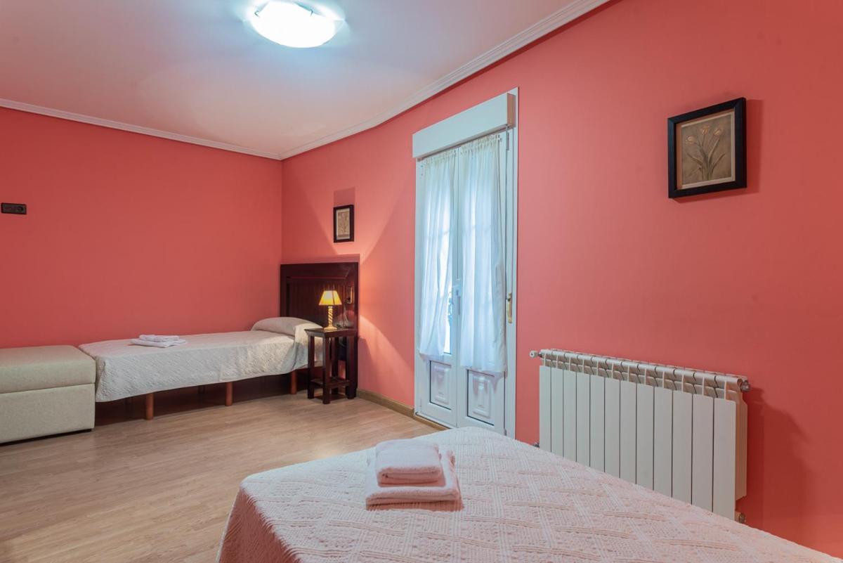 Hotel Y Apartamentos La Lonja Кангас-де-Онис Экстерьер фото
