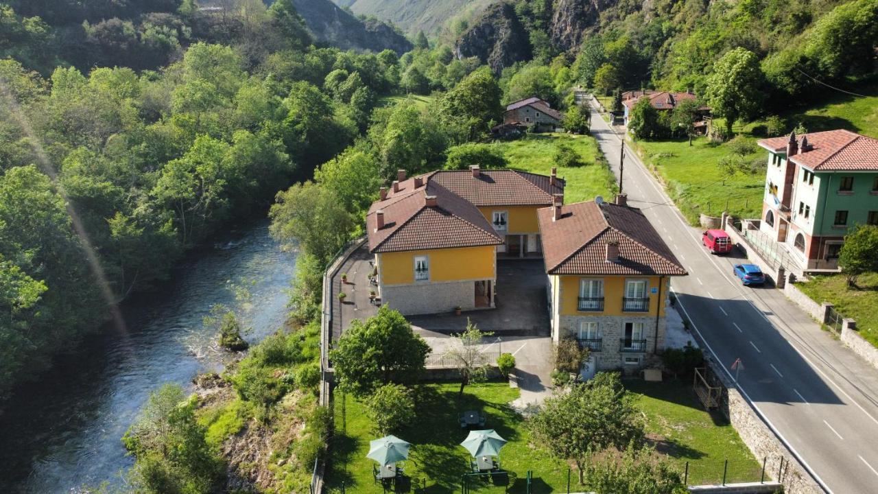 Hotel Y Apartamentos La Lonja Кангас-де-Онис Экстерьер фото